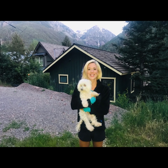 Meet your Posher, Jennifer - Picture 1 of 1